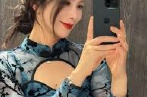 谢娜成都演唱会想看人数超35万艺人跨界为何引争议