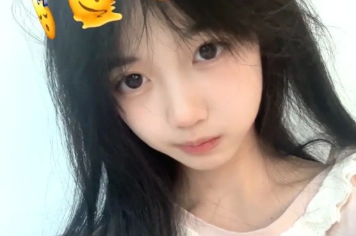内娱女演员深夜溜进KTV陪酒姿态放低到尘埃