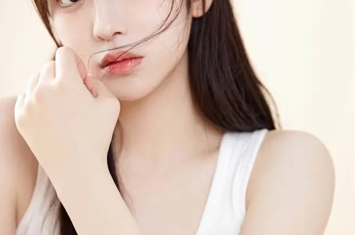 陈小春出轨被对方公之于众还牵扯出多名男明星她不怕被封杀吗